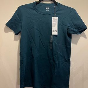 SOLD. Uniqlo S dark green shirt